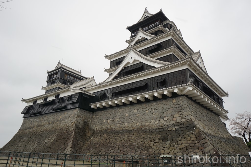 2021年の熊本城天守
