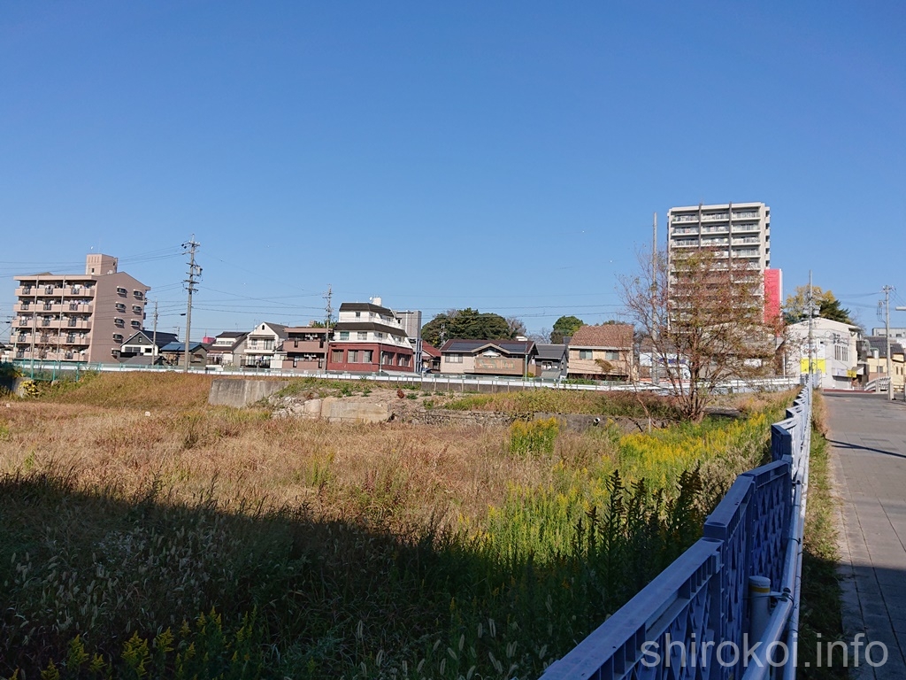 鳴海駅近くから眺める鳴海城